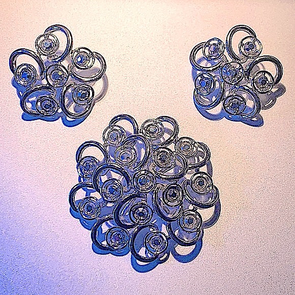 SARAH COVENTRY SILVER CRYSTAL BROOCH & EARRING DEMI PARURE 2 PC SET VINTAGE - Picture 5 of 14